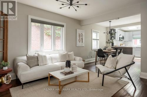 37 Normandy Boulevard, Toronto, ON - Indoor Photo Showing Living Room