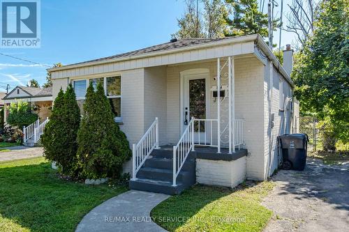 89 Darlingside Drive, Toronto, ON - Outdoor