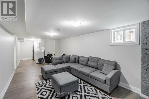 89 Darlingside Drive, Toronto, ON - Indoor Photo Showing Living Room