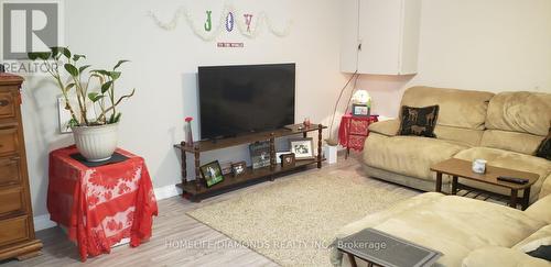 791 Arden Court, Oshawa, ON - Indoor Photo Showing Living Room