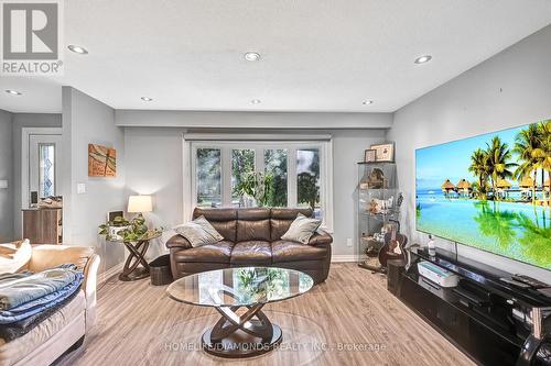 791 Arden Court, Oshawa, ON - Indoor Photo Showing Living Room