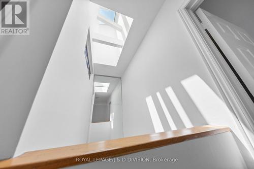 134 Dupont Street, Toronto, ON - Indoor Photo Showing Bathroom