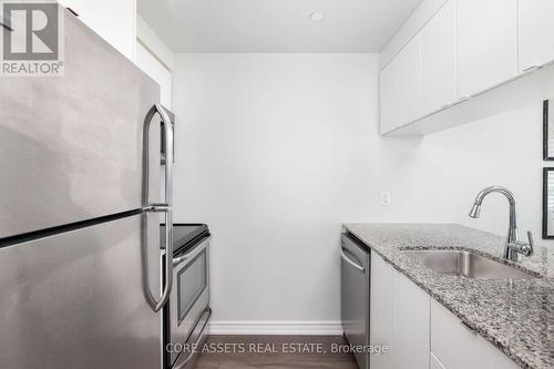 608 - 69 Lynn Williams Street, Toronto, ON - Indoor Photo Showing Kitchen