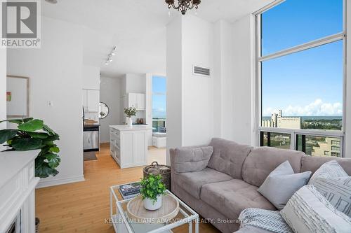 Uph3 - 410 Queens Quay W, Toronto, ON - Indoor Photo Showing Living Room