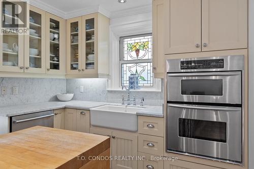 38 Poplar Plains Crescent, Toronto (Casa Loma), ON - Indoor Photo Showing Kitchen With Upgraded Kitchen