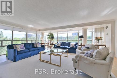 602 - 19 Lower Village Gate, Toronto, ON - Indoor Photo Showing Living Room