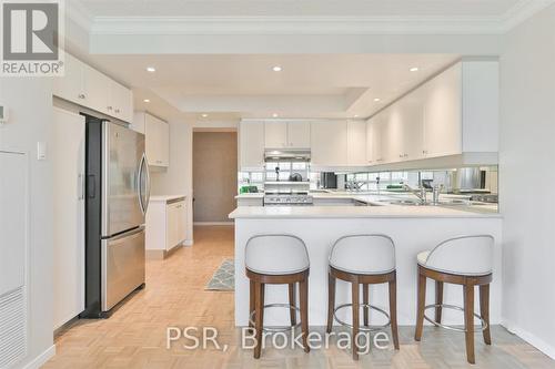 602 - 19 Lower Village Gate, Toronto, ON - Indoor Photo Showing Kitchen