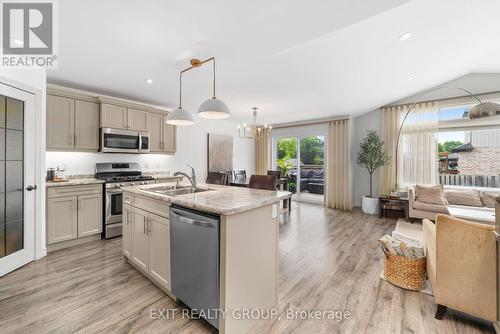 31 Butternut Court, Belleville, ON - Indoor Photo Showing Kitchen With Stainless Steel Kitchen With Double Sink With Upgraded Kitchen