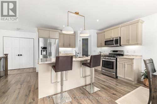 31 Butternut Court, Belleville, ON - Indoor Photo Showing Kitchen With Stainless Steel Kitchen With Upgraded Kitchen