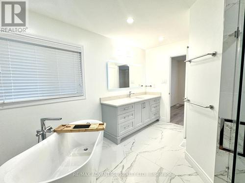 8404 Elderberry Drive, Niagara Falls, ON - Indoor Photo Showing Bathroom