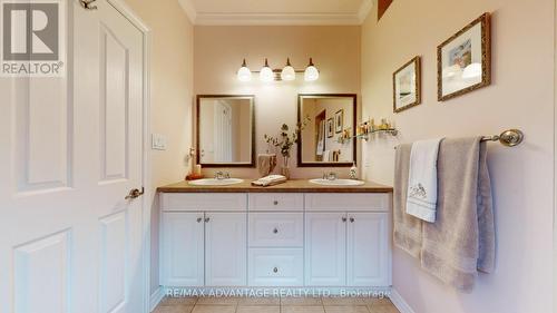 8 - 1144 Coronation Drive, London, ON - Indoor Photo Showing Bathroom