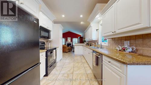 8 - 1144 Coronation Drive, London, ON - Indoor Photo Showing Kitchen With Double Sink