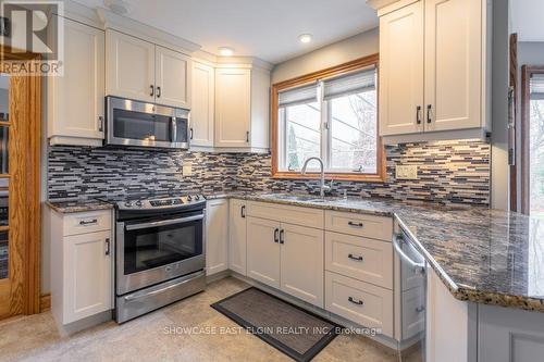 28 Sinclair Crescent, Aylmer (Ay), ON - Indoor Photo Showing Kitchen With Upgraded Kitchen