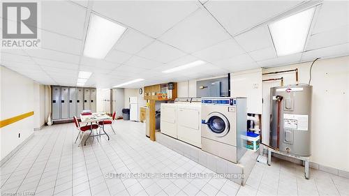 1024 Oxford Street E, London, ON - Indoor Photo Showing Laundry Room