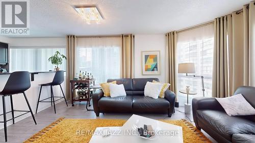 803 - 10 Queens Quay W, Toronto, ON - Indoor Photo Showing Living Room