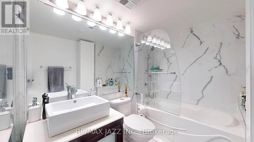 803 - 10 Queens Quay W, Toronto, ON - Indoor Photo Showing Bathroom