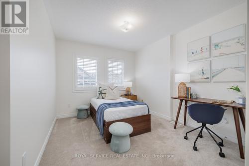 15 Thomas Bird Street, Clarington, ON - Indoor Photo Showing Bedroom