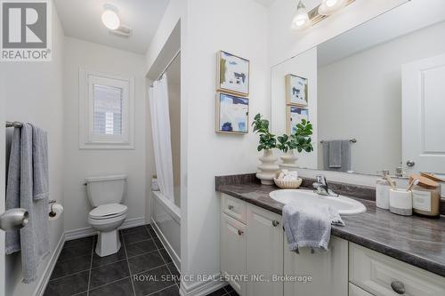 15 Thomas Bird Street, Clarington, ON - Indoor Photo Showing Bathroom