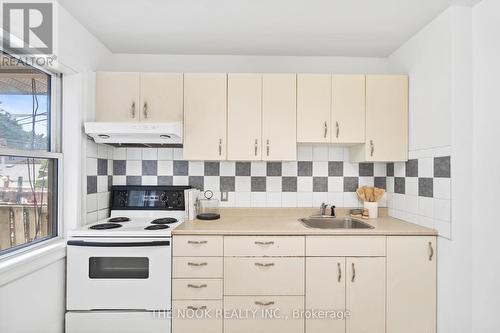 12 Marigold Avenue, Toronto, ON - Indoor Photo Showing Kitchen