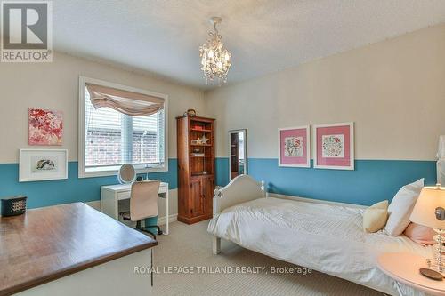 909 Fogerty Street, London, ON - Indoor Photo Showing Bedroom