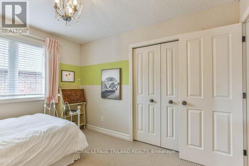 909 Fogerty Street, London, ON - Indoor Photo Showing Bedroom