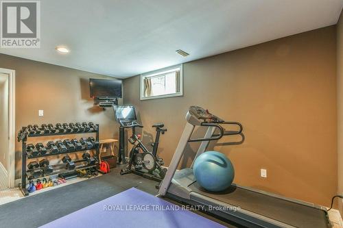 909 Fogerty Street, London, ON - Indoor Photo Showing Gym Room