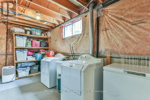 909 Fogerty Street, London, ON - Indoor Photo Showing Laundry Room