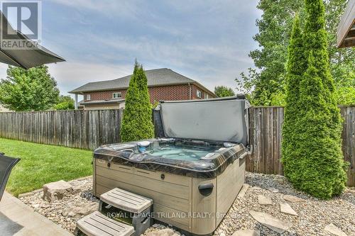 909 Fogerty Street, London, ON - Outdoor