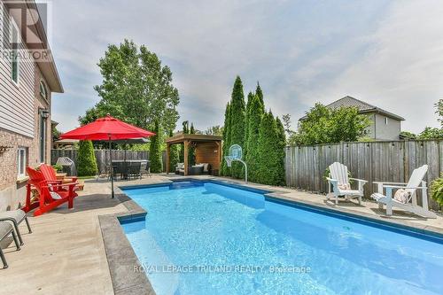 909 Fogerty Street, London, ON - Outdoor With In Ground Pool With Backyard