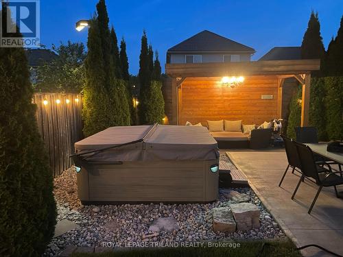 909 Fogerty Street, London, ON - Outdoor With Deck Patio Veranda