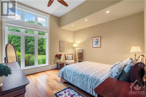 1420 Royal Maple Drive, Ottawa, ON - Indoor Photo Showing Bedroom