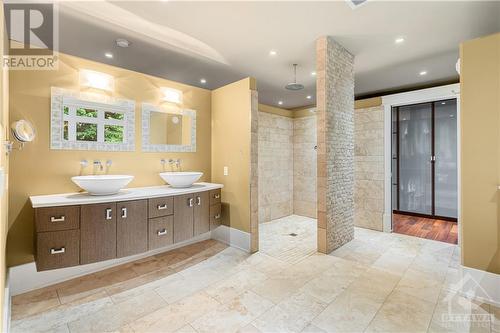 1420 Royal Maple Drive, Ottawa, ON - Indoor Photo Showing Bathroom