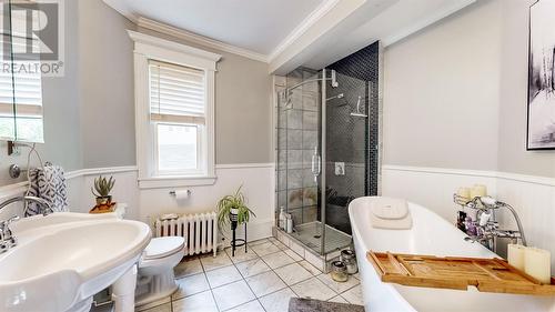 75 Hayward Avenue, St. John'S, NL - Indoor Photo Showing Bathroom