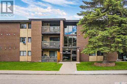 304 307 Tait Crescent, Saskatoon, SK - Outdoor