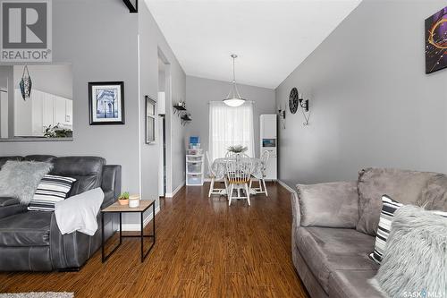 810 Arlington Avenue, Saskatoon, SK - Indoor Photo Showing Living Room