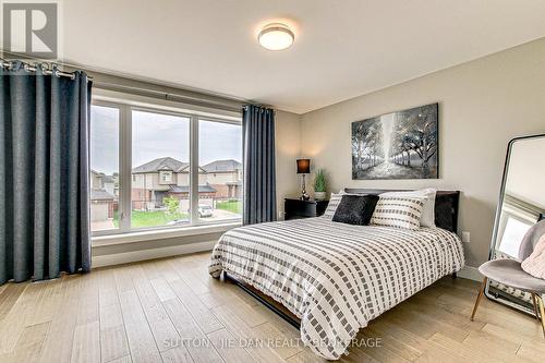 1072 Oakcrossing Road, London, ON - Indoor Photo Showing Bedroom