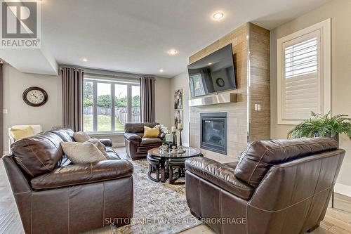 1072 Oakcrossing Road, London, ON - Indoor Photo Showing Living Room With Fireplace