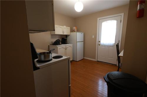 125 Sanford Avenue N, Hamilton, ON - Indoor Photo Showing Other Room