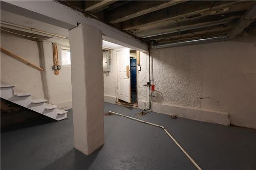 125 Sanford Avenue N, Hamilton, ON - Indoor Photo Showing Basement