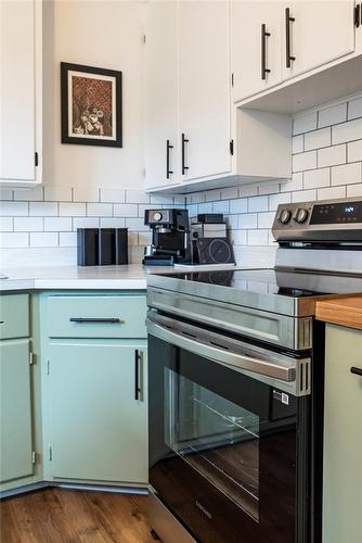 48 Emerald Street N, Hamilton, ON - Indoor Photo Showing Kitchen