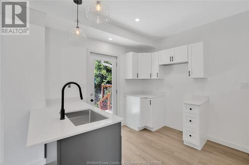 1081 Bruce, Windsor, ON - Indoor Photo Showing Kitchen