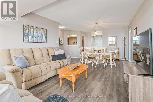 608 - 20 Mcfarlane Drive, Halton Hills, ON - Indoor Photo Showing Living Room