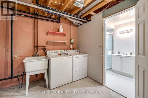27 Peter Street, Barrie, ON - Indoor Photo Showing Laundry Room
