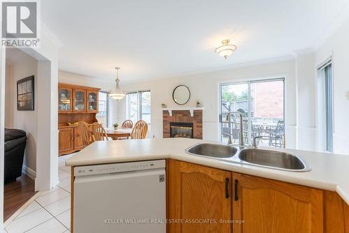 220 Fellowes Crescent, Hamilton, ON - Indoor Photo Showing Kitchen With Double Sink