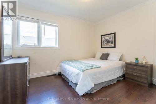 220 Fellowes Crescent, Hamilton, ON - Indoor Photo Showing Bedroom