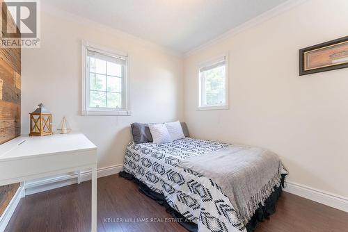 220 Fellowes Crescent, Hamilton, ON - Indoor Photo Showing Bedroom