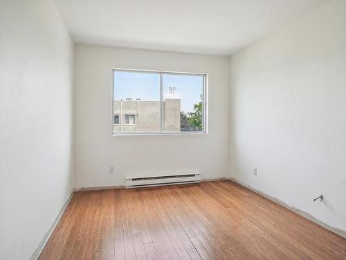 Bedroom - 402-5250 Rue Riviera, Montréal (Pierrefonds-Roxboro), QC - Indoor Photo Showing Other Room