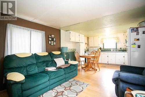 1124 Old Goulais Bay Rd, Sault Ste. Marie, ON - Indoor Photo Showing Living Room