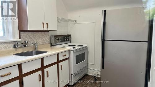 Upper - 116 Adelaide Street N, London, ON - Indoor Photo Showing Kitchen