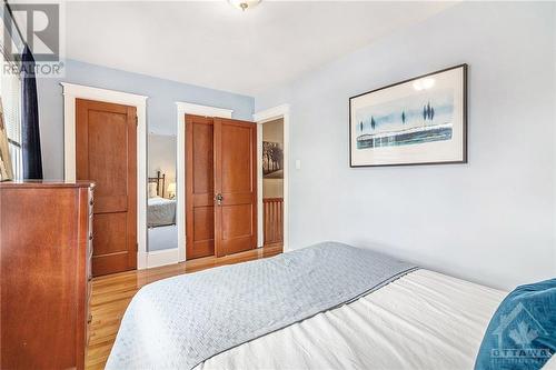 119 Russell Avenue, Ottawa, ON - Indoor Photo Showing Bedroom